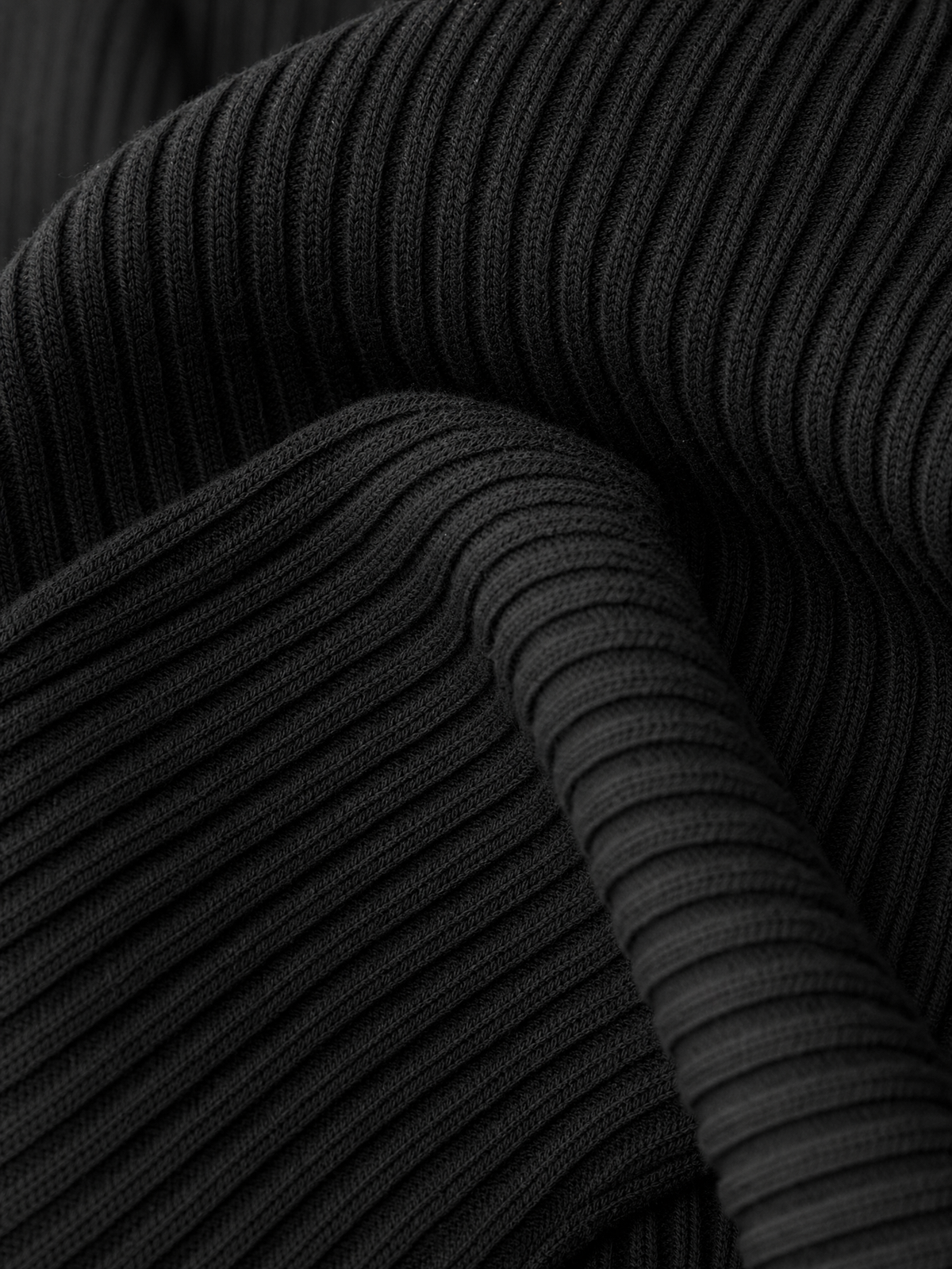 Nora - Vestido Midi de Punto Ajustado con Semicuello y Cinturón