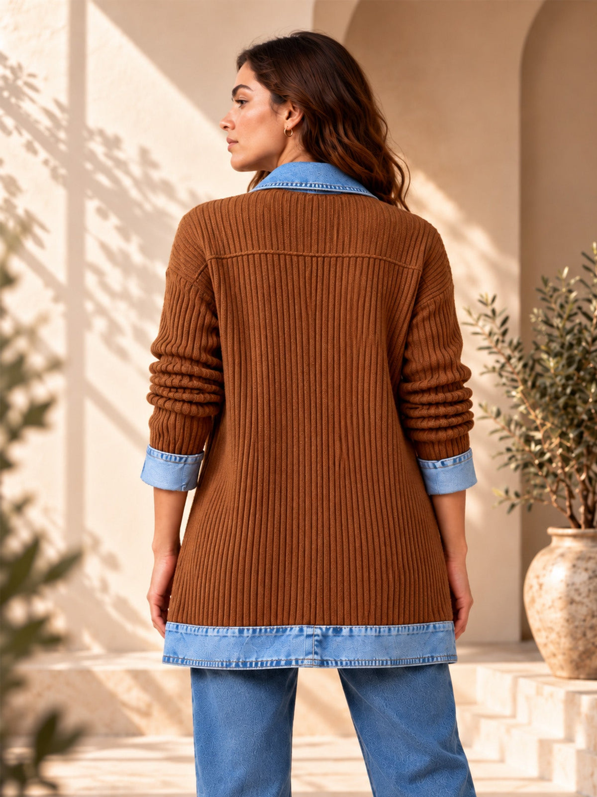 Celia - Chaqueta Larga de Punto con Detalles Vaqueros