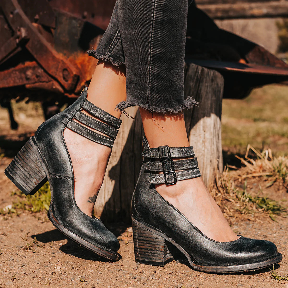 Laura - Tacones de Piel Sienna con Triple Hebilla