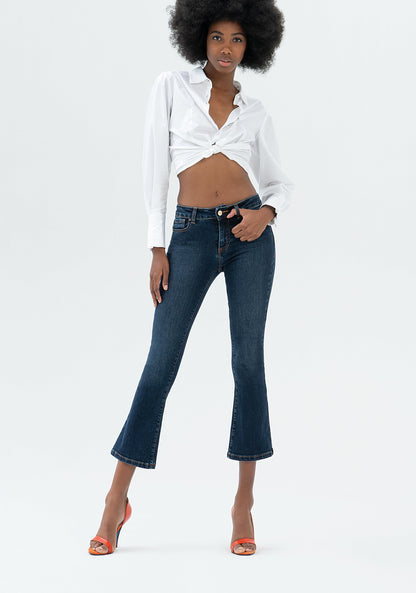 Lucía - Vaqueros Flare Cropped Bella en Denim Stretch