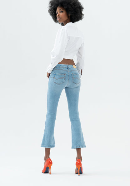 Mara - Vaqueros Flare Cropped Bella en Denim Stretch Lavado Claro