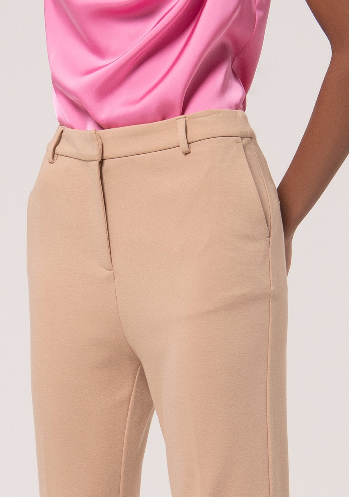 Soraya - Pantalón Chino Slim en Tejido Stretch