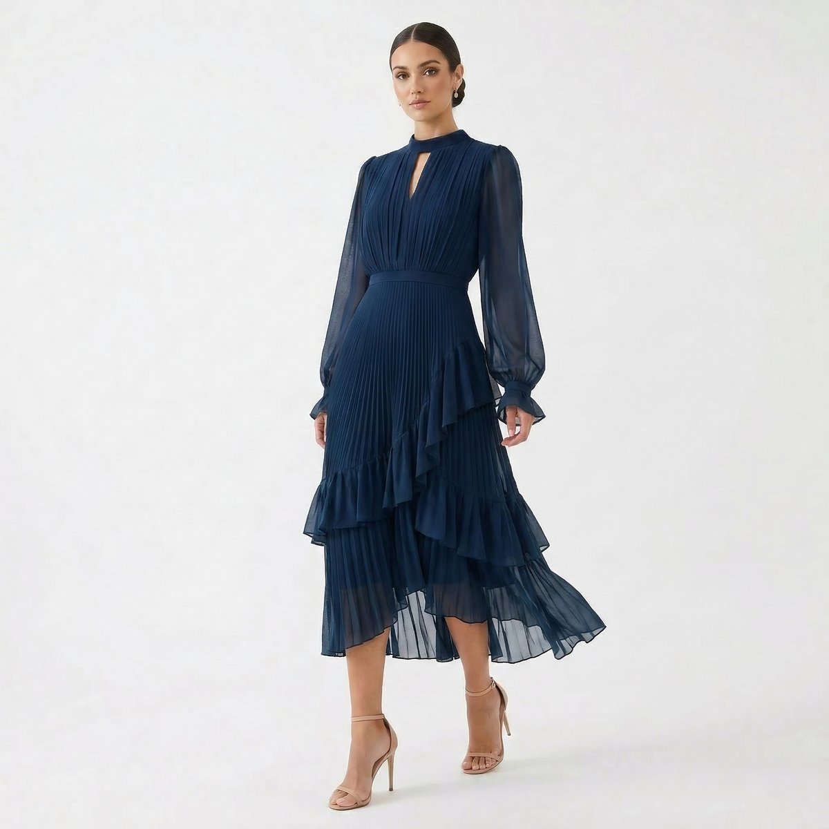 Mariana - Vestido Plisado con Mangas Fluidas y Volantes Asimétricos