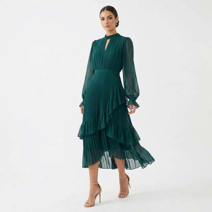 Mariana - Vestido Plisado con Mangas Fluidas y Volantes Asimétricos