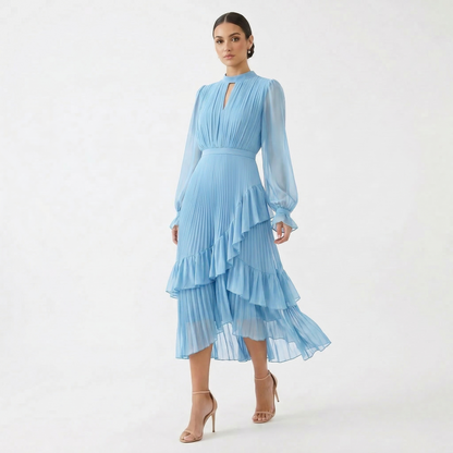 Mariana - Vestido Plisado con Mangas Fluidas y Volantes Asimétricos