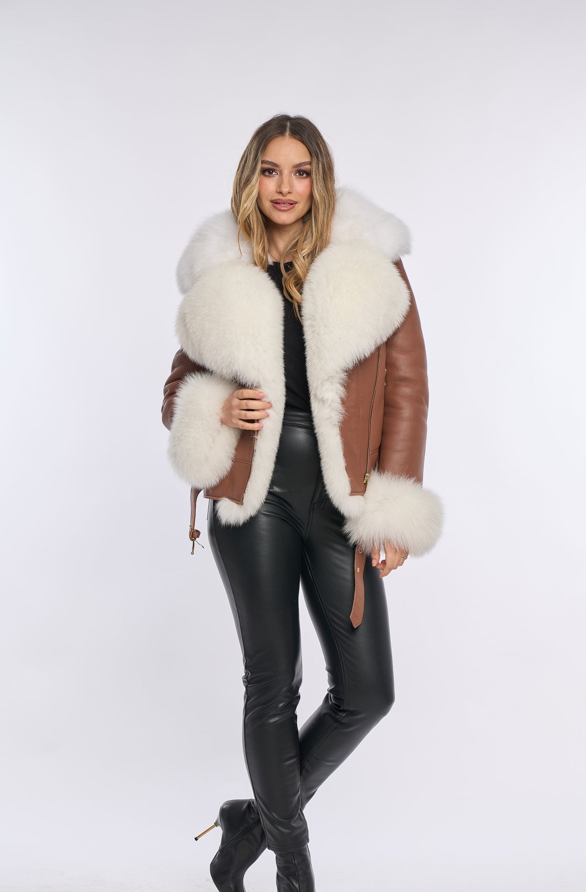 Mercedes - Abrigo de Piel de Cordero con Pelo Blanco de Zorro Polar