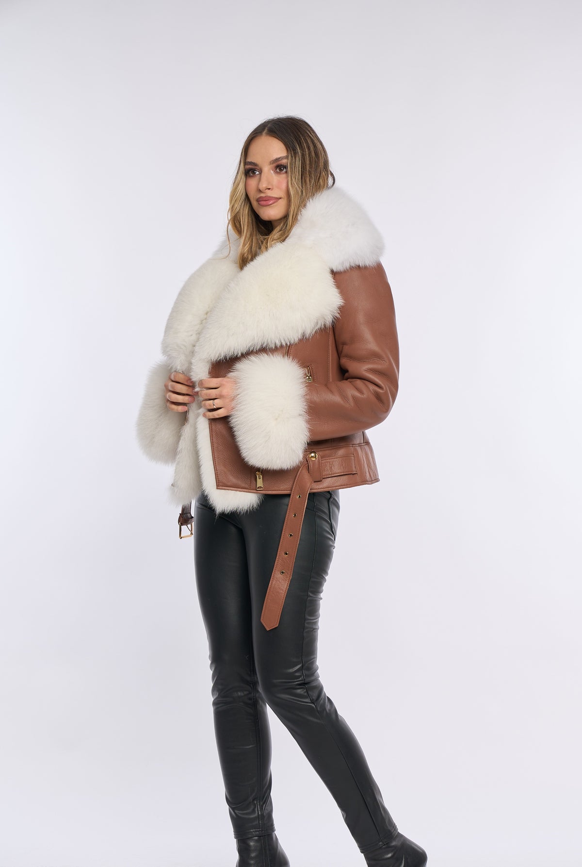 Mercedes - Abrigo de Piel de Cordero con Pelo Blanco de Zorro Polar