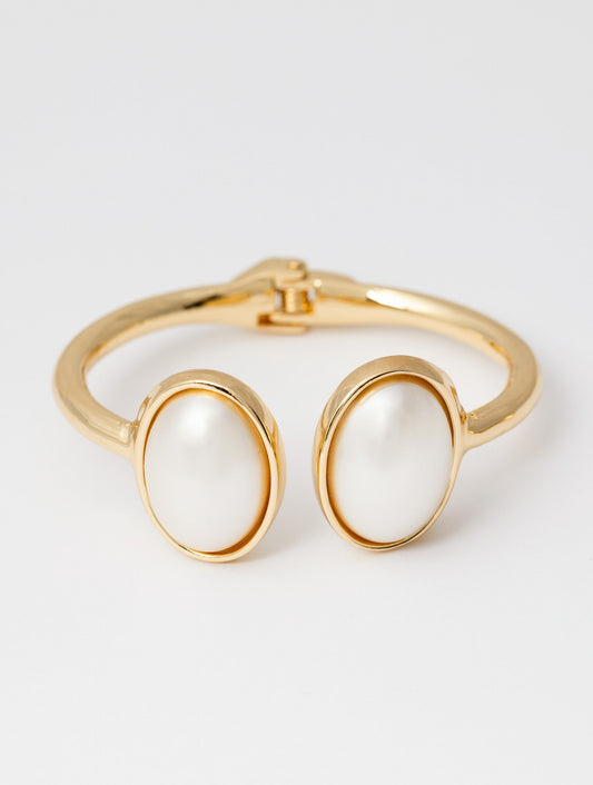 PULSERA CAILYN EN COLOR DORADO CON PERLAS