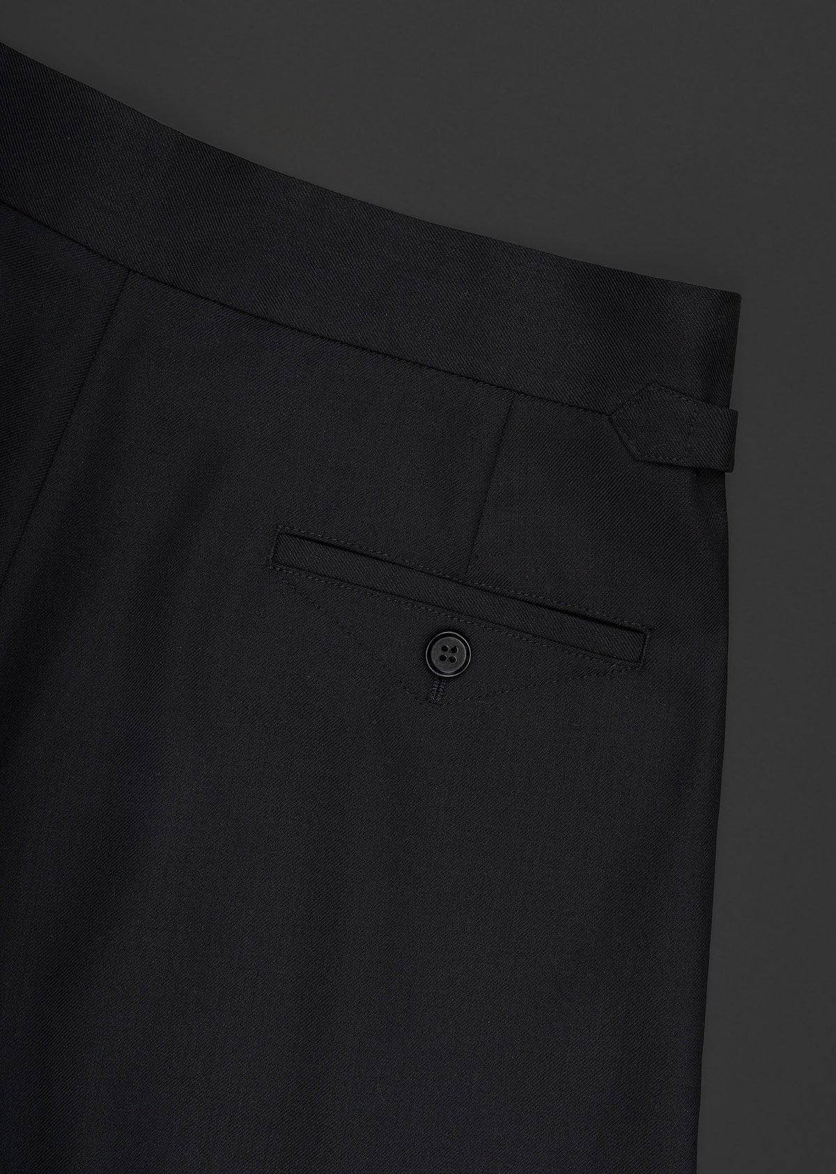 Carlos - Pantalones Negros de Talle Alto con Hebilla Lateral y Pierna Barrel