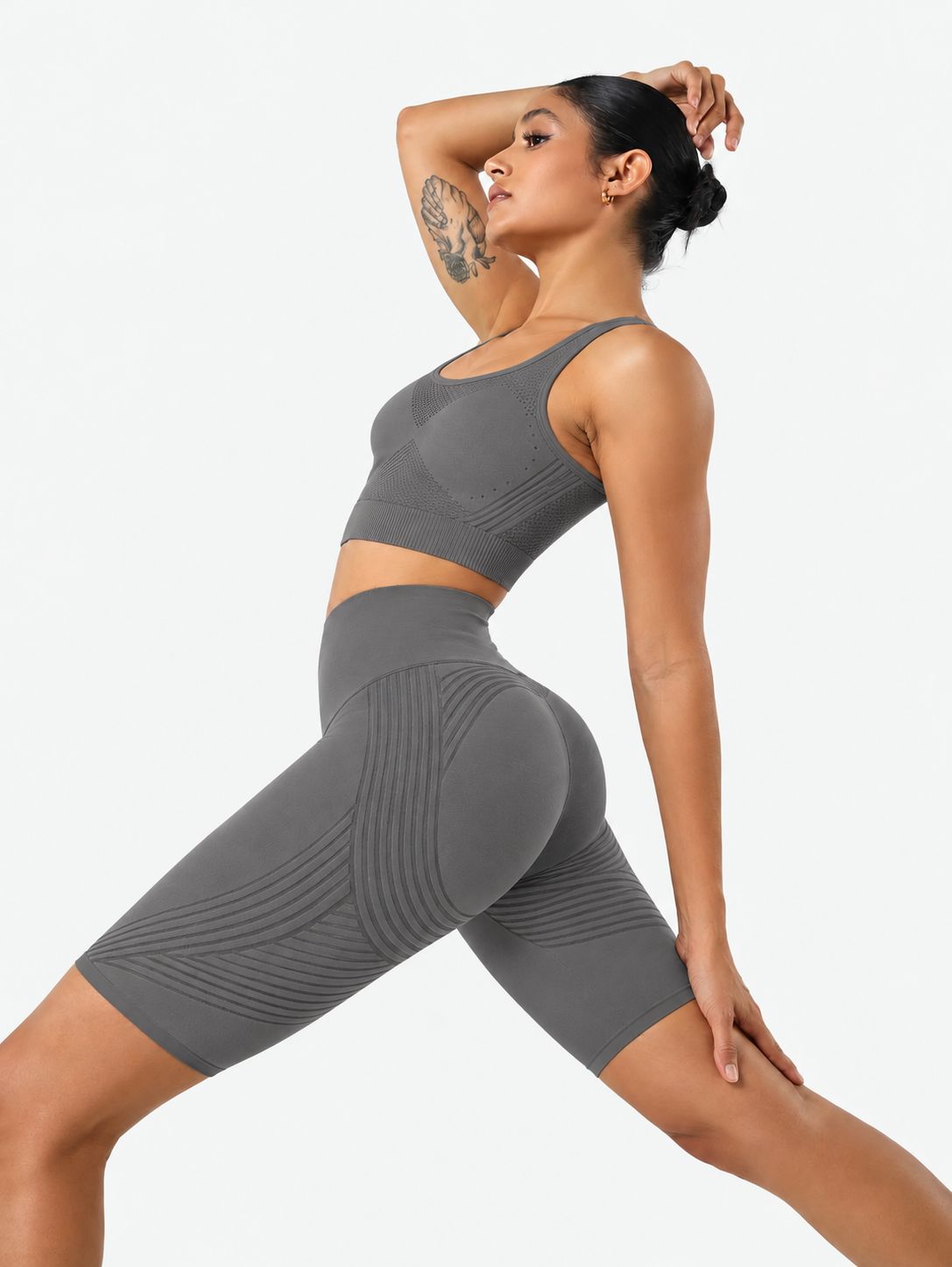 Conjunto deportivo de top y pantalón corto de cintura alta