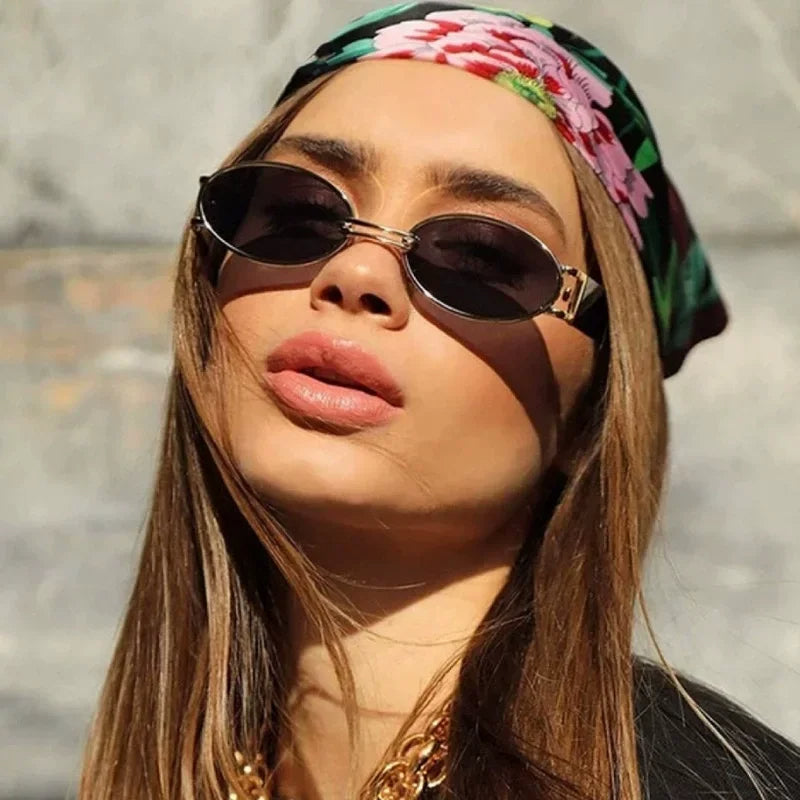 Gema - Gafas de Sol Ovaladas con Puente Dorado