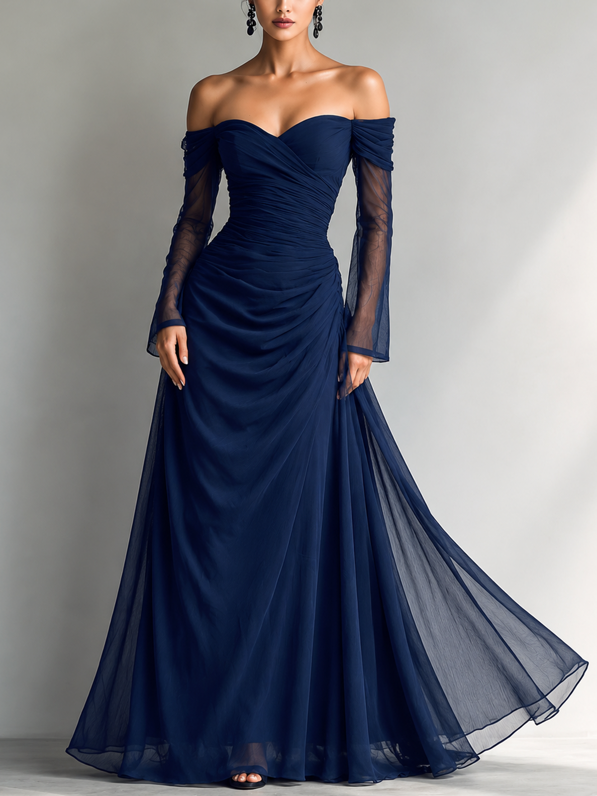 Reyna - Vestido Maxi Entallado de Gasa Off-Shoulder con Manga Larga en Azul Oscuro