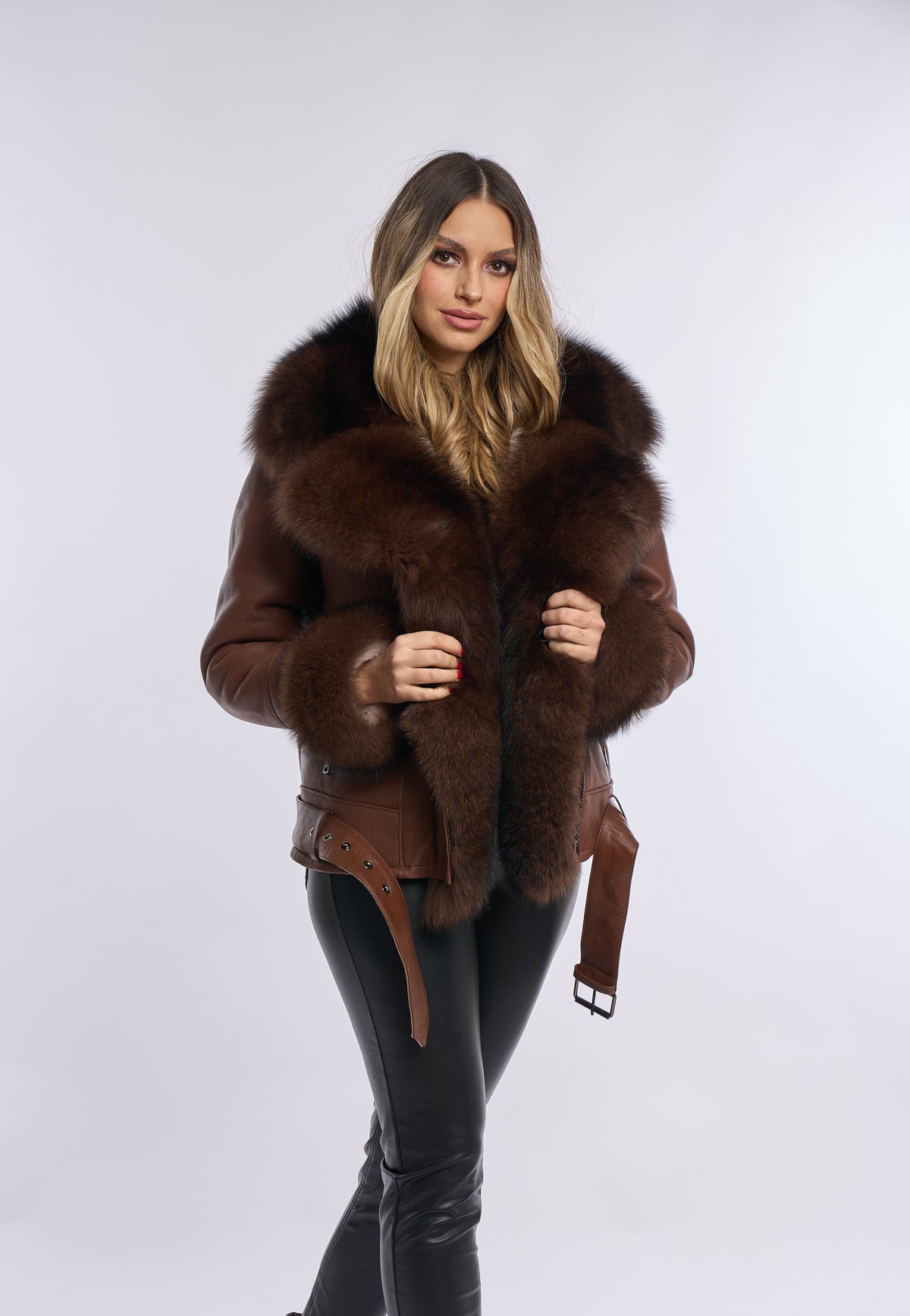 Olivia - Abrigo de Piel de Cordero Marrón con Pelo de Zorro Polar