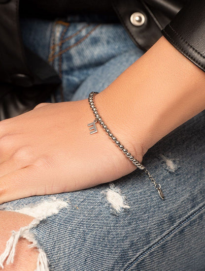PULSERA DE LETRA PERSONALIZADA EN COLOR PLATA