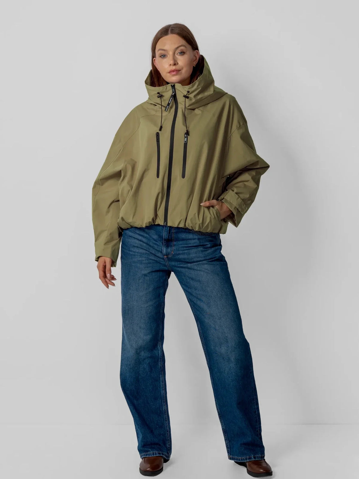 Nerea - Chaqueta impermeable oversize corta