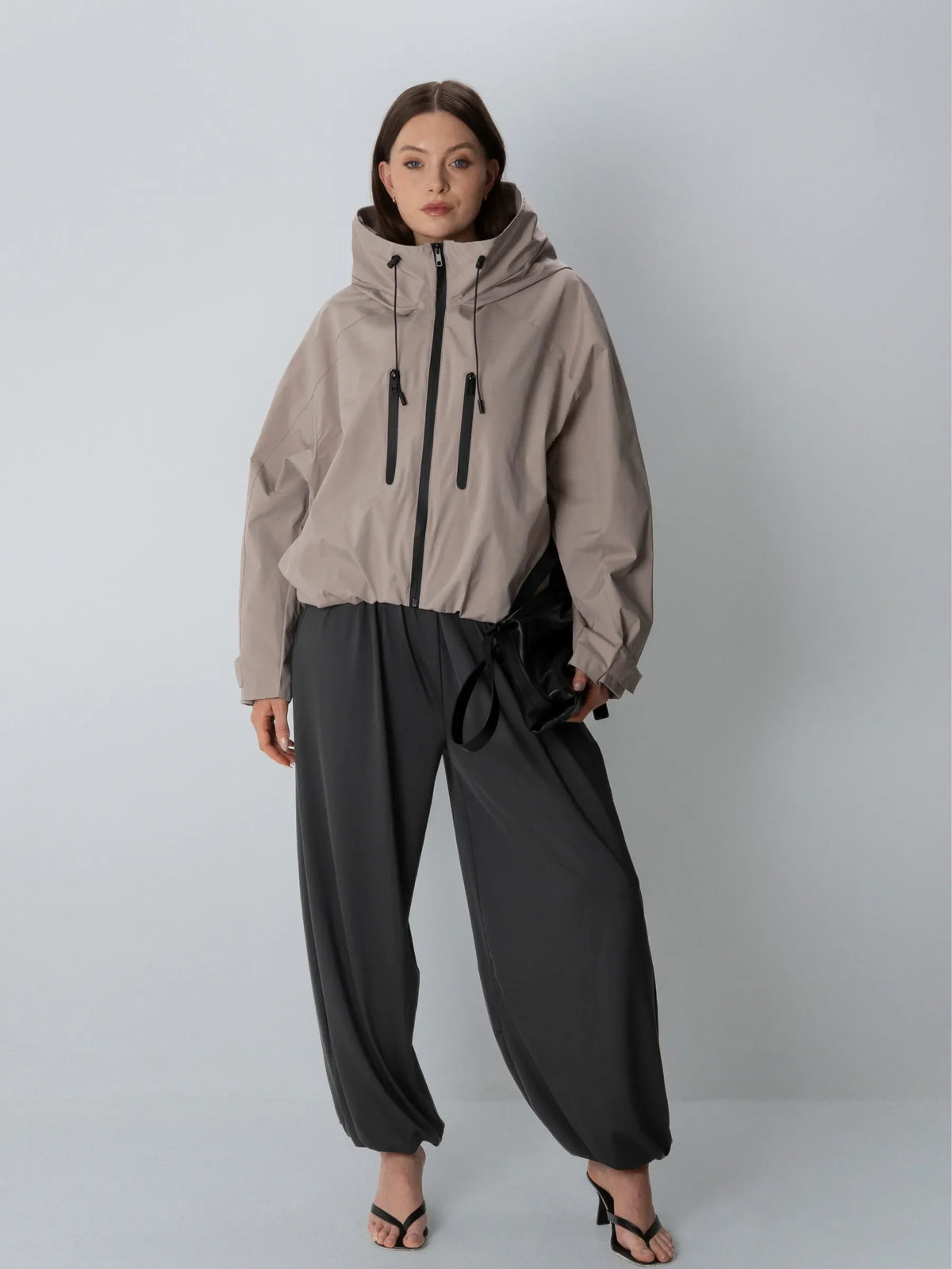 Nerea - Chaqueta impermeable oversize corta
