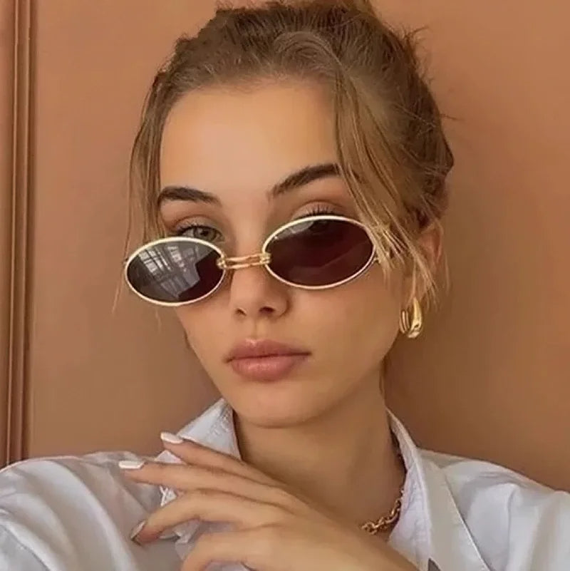 Gema - Gafas de Sol Ovaladas con Puente Dorado